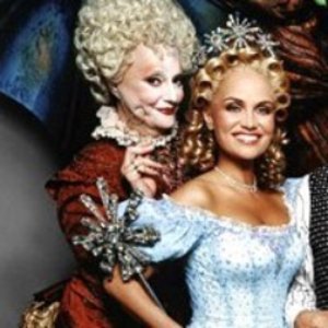 Kristin Chenoweth & Carole Shelley 的头像