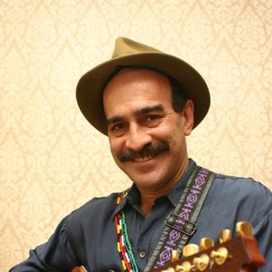 “Paulo Mourao”的封面