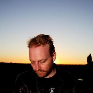 Boo Hewerdine photo provided by Last.fm