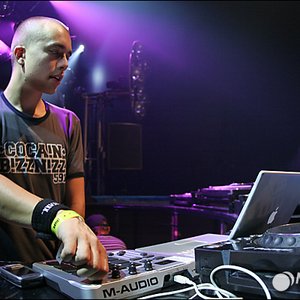 Avatar de HeadhunterZ Vs. Abject