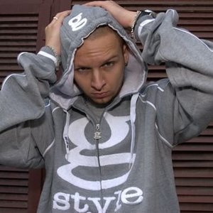 St1m feat. Сацура 的头像