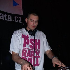 “DJ Trafik”的封面