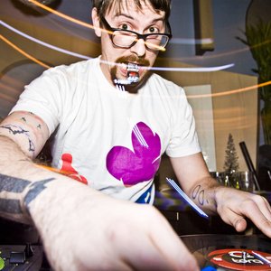 DJ Mannes 的头像