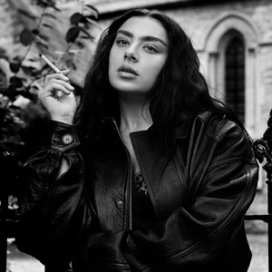 Charli xcx 的头像