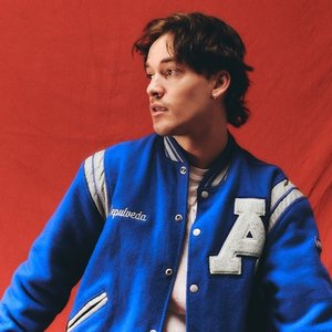 “Logan Priest”的封面