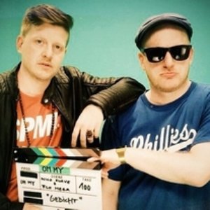 “Nico Suave ft. Flo Mega”的封面