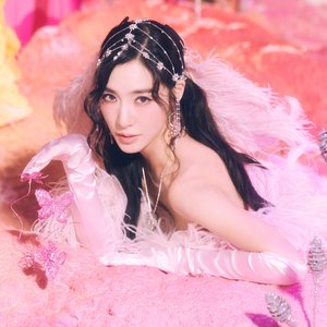 Tiffany Young のアバター