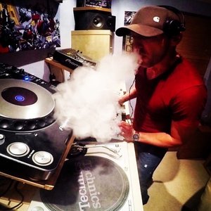 DJ Fluid 的头像