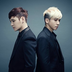 플라이 투 더 스카이 的头像