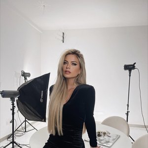 Milica Pavlovic için avatar