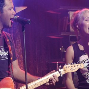 Avatar de Troy Cassar-Daley & Ella Hooper