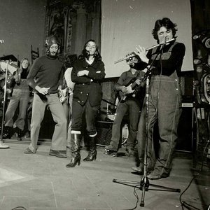 Image pour 'Collettivo Victor Jara'