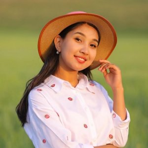 Нурайым Акылбекова 的头像