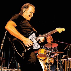 Tommy Castro & The Painkillers 的头像