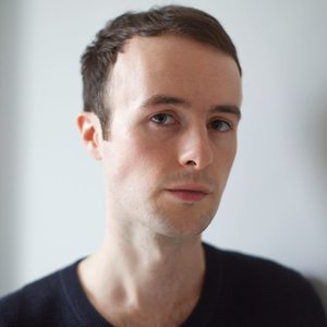 Edmund Finnis 的头像
