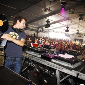 DJ 4t4 photo provided by Last.fm