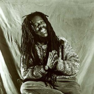 Dennis Brown & The Observers のアバター