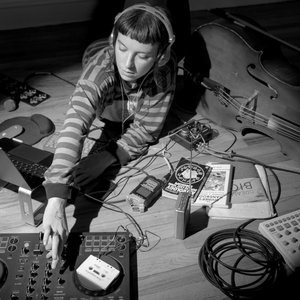 alice does computer music 的头像