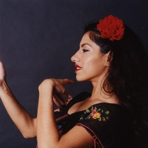 Lysa Flores photo provided by Last.fm