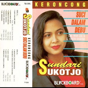 Suci Dalam Debu