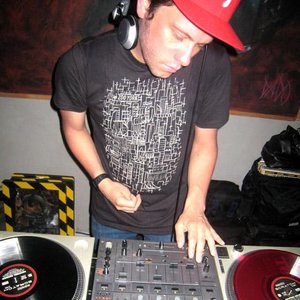 DJ Eli Escobar 的头像