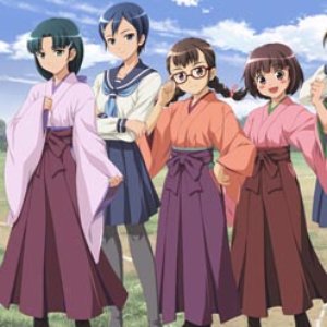 Avatar di 鈴川小梅(CV.伊藤かな恵)、小笠原晶子(CV.中原麻衣)、川島乃枝(CV.植田佳奈)、宗谷雪(CV.能登麻美子)