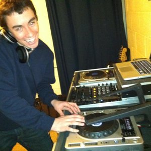 DjBadz 的头像