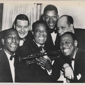 “Louis Armstrong and His All Stars”的封面