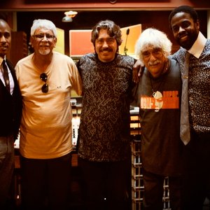 Azymuth, Ali Shaheed Muhammad & Adrian Younge 的头像