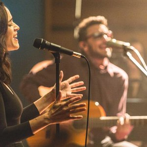 Avatar for No Te Va Gustar ft. Julieta Venegas