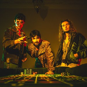 Cover The Gulls – Spinning