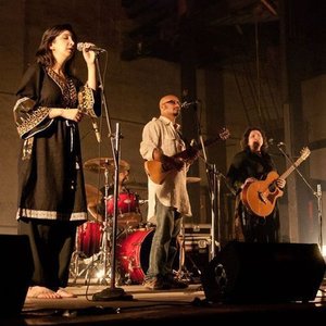 Zeb, Haniya & Javed Bashir 的头像