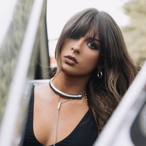Ella Langley 的头像