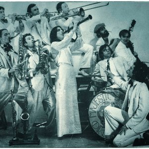 Majestic Dance Orchestra 的头像