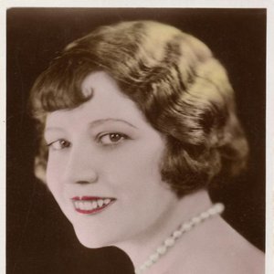 Elsie Crlisle 的头像
