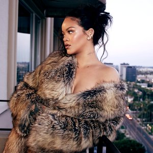 Rihanna 的头像