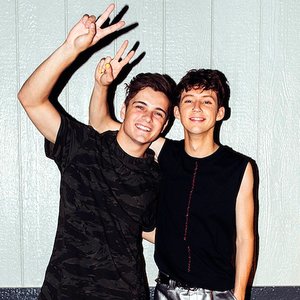 Martin Garrix & Troye Sivan için avatar