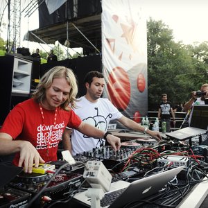 “James Zabiela b2b Nic Fanciulli”的封面