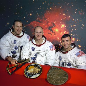 “The Crew Of Apollo 13”的封面