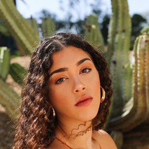 Avatar for Mandi Castillo