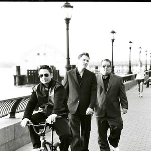 Fun Lovin’ Criminals photo provided by Last.fm