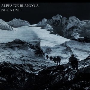 Alpes de Blanco a Negativo