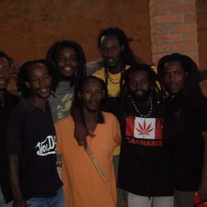 HOLY JAH  DOVES 的头像