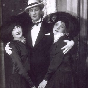 Avatar for Marlene Dietrich & Margo Lion