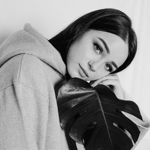 Billie-Rae 的头像