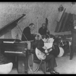 Astor Piazzolla y su Quinteto Tango Nuevo 的头像