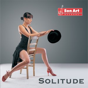 “Solitude”的封面