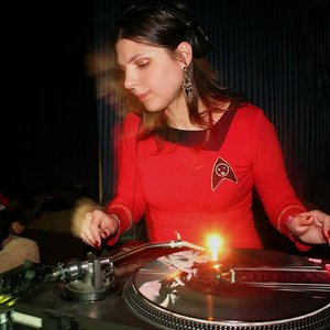 Avatar für DJ Housewife