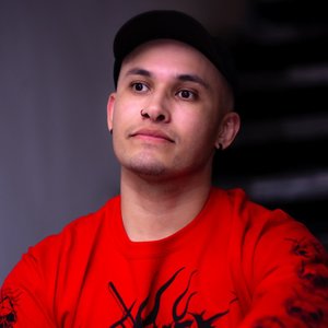 Chuck None 的头像