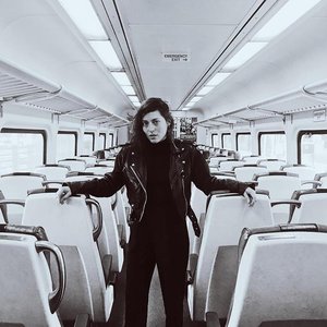 Lola pistola のアバター